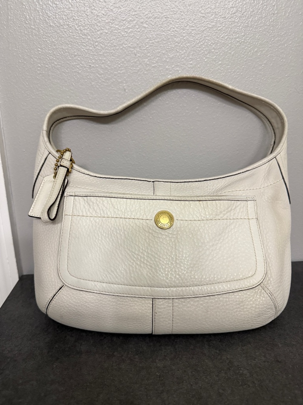 Preloved Coach White Leather Shoulder Bag with Gold Accent  JUNK